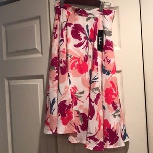 Never worn LuLus floral knee length skirt